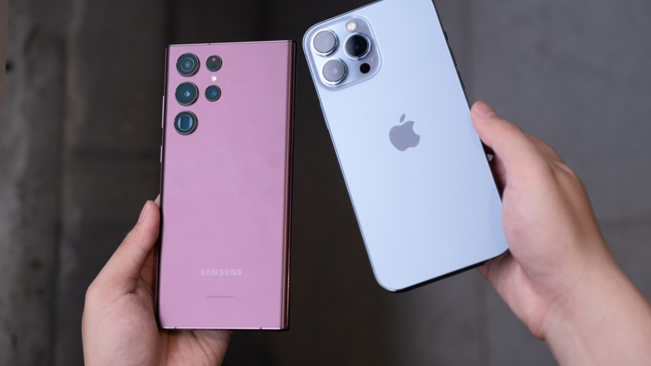 Samsung vs. Apple Battle: 4:3 Foldable Phones Are Coming!