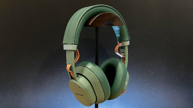 Fairbuds-XL-Headphones-1