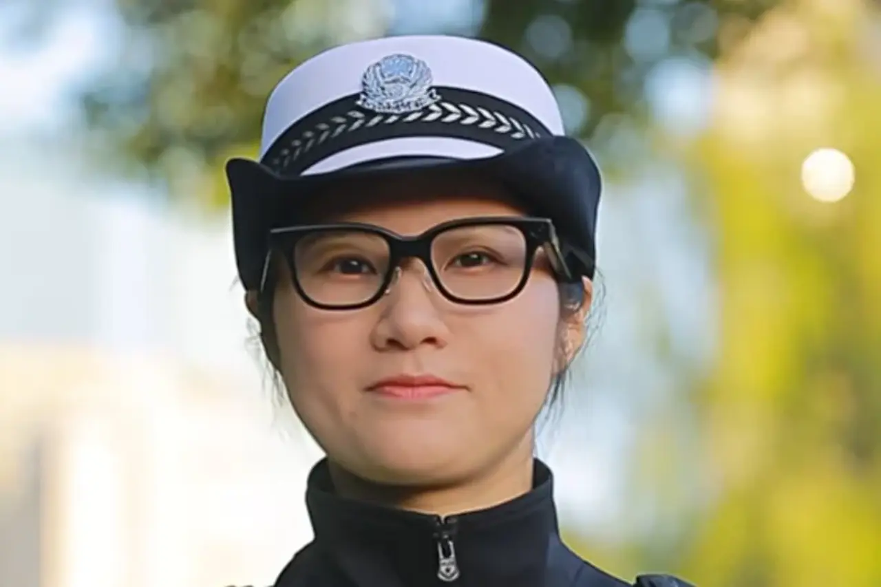 Traffic police are using smart glasses!
