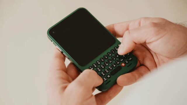 Clicks Communicator: A New Physical Keyboard Smartphone