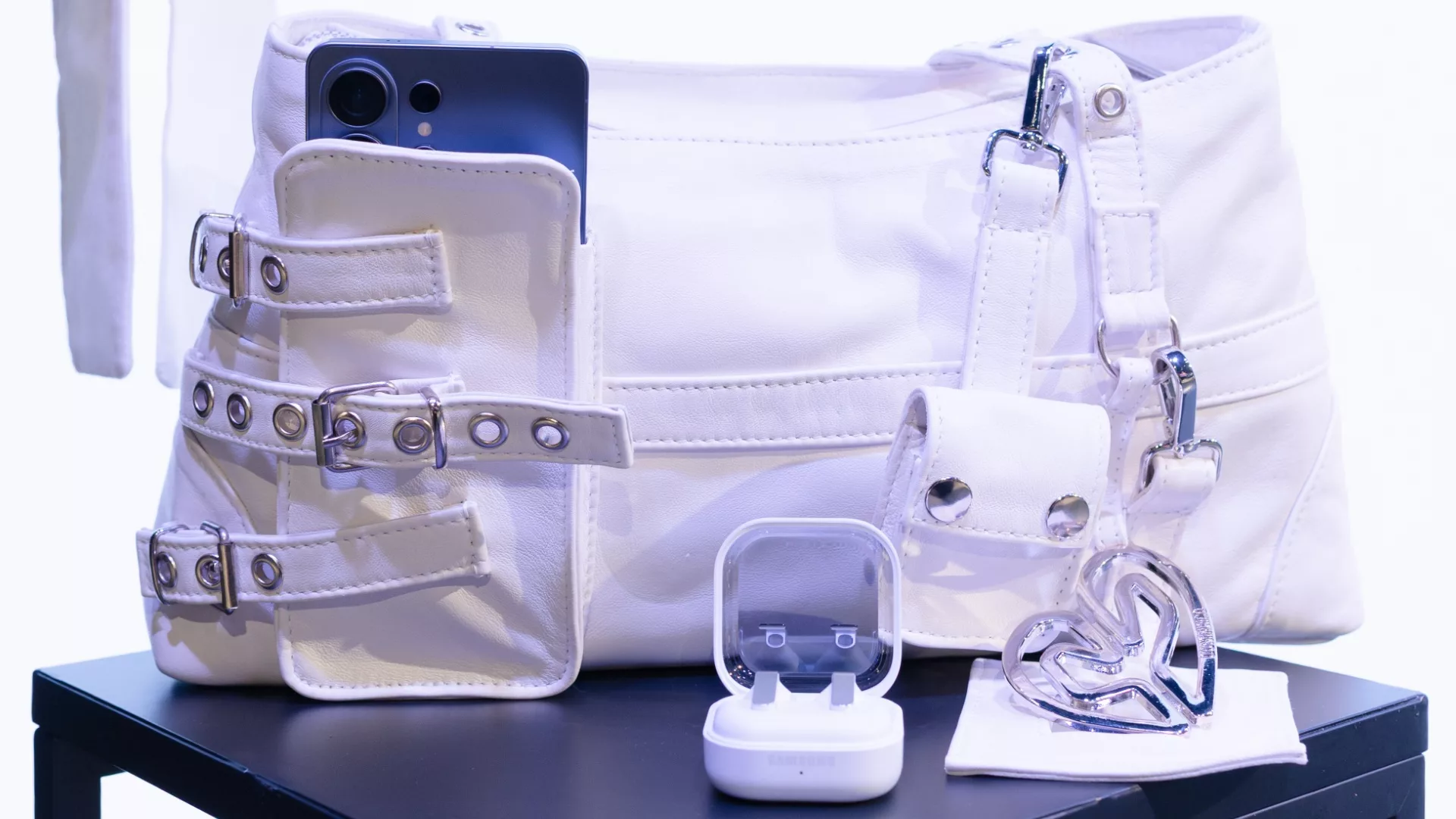 Forget the Case: Here is the Exclusive Bag for S26 Ultra!