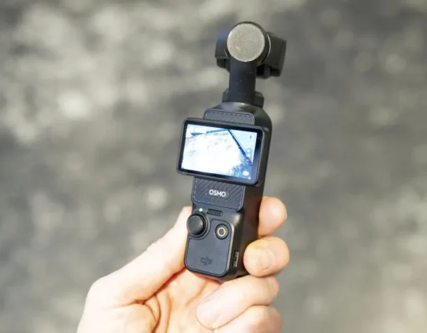 DJI Osmo Pocket 4