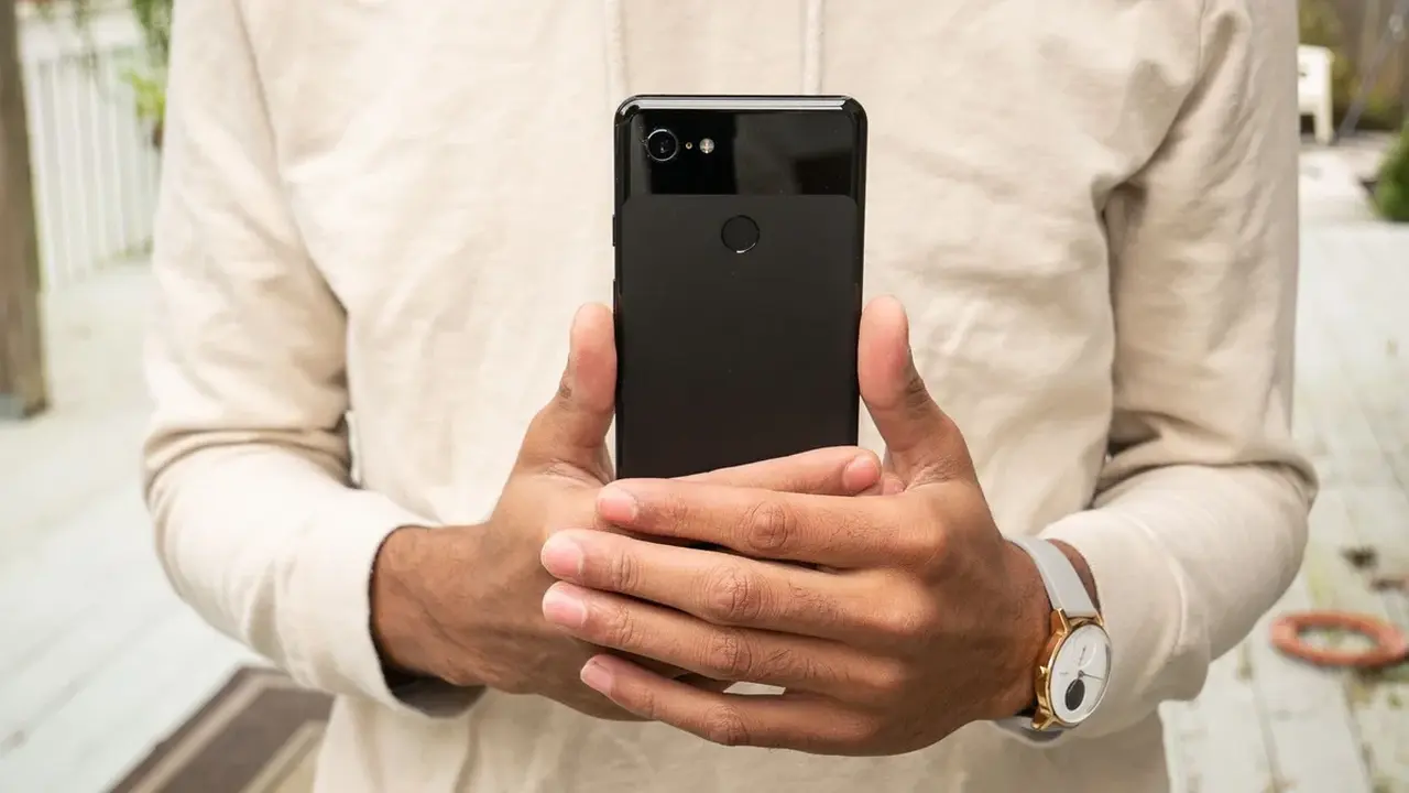 Google Transforms Old Smartphones Into Powerful AI Servers