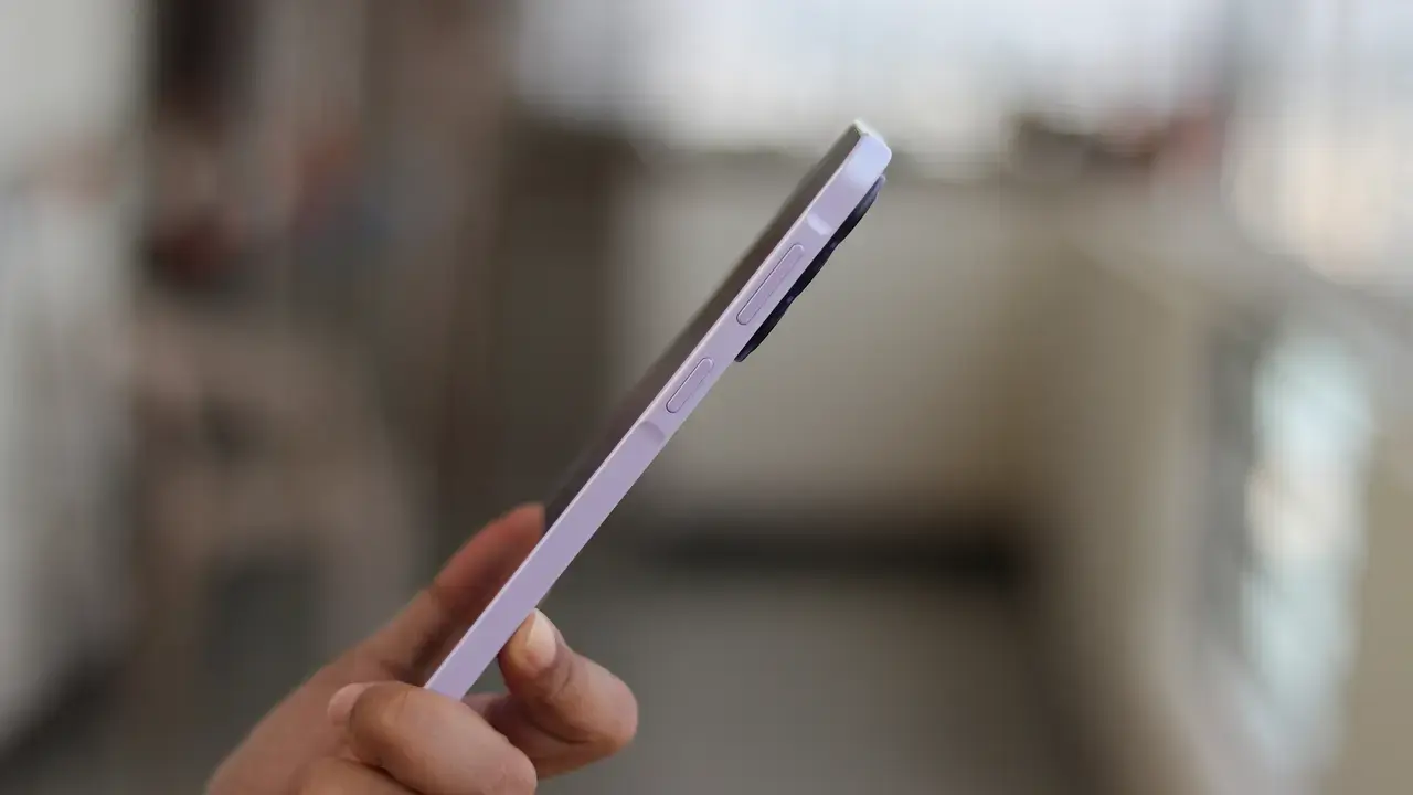 Samsung Shifts Strategy as Galaxy A27 Breaks Thinness Trend