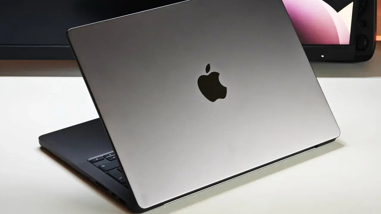 Apple Plans to Expand MacBook Ultra Design Across All Models