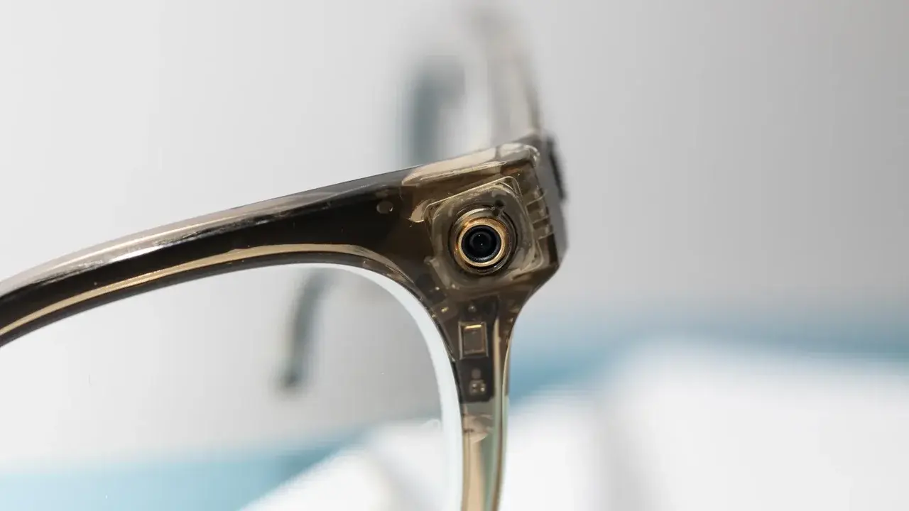 Apple Prioritizes Privacy in Its Upcoming Smart Glasses Strategy