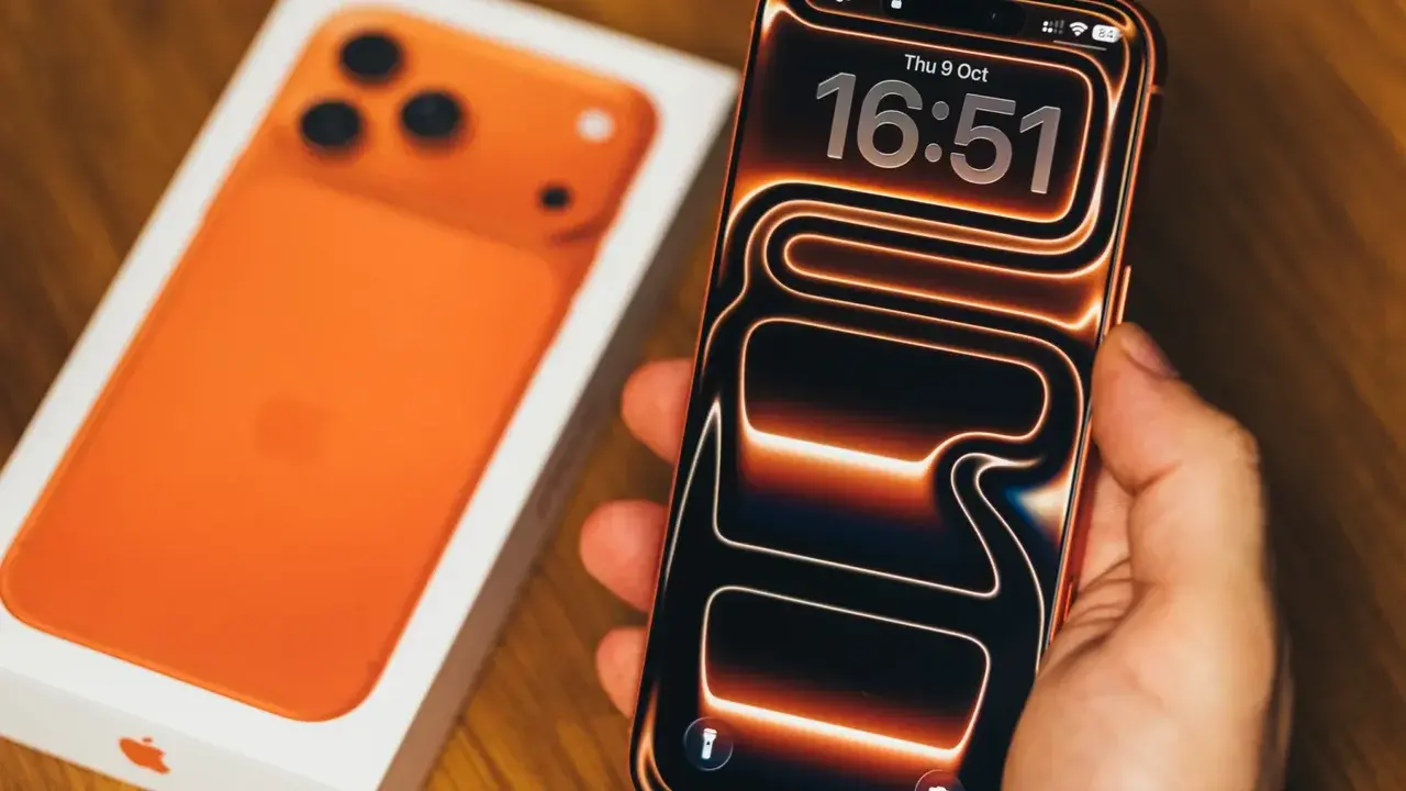 Apple Seeks Lower iPhone 18 Pro Max Display Costs