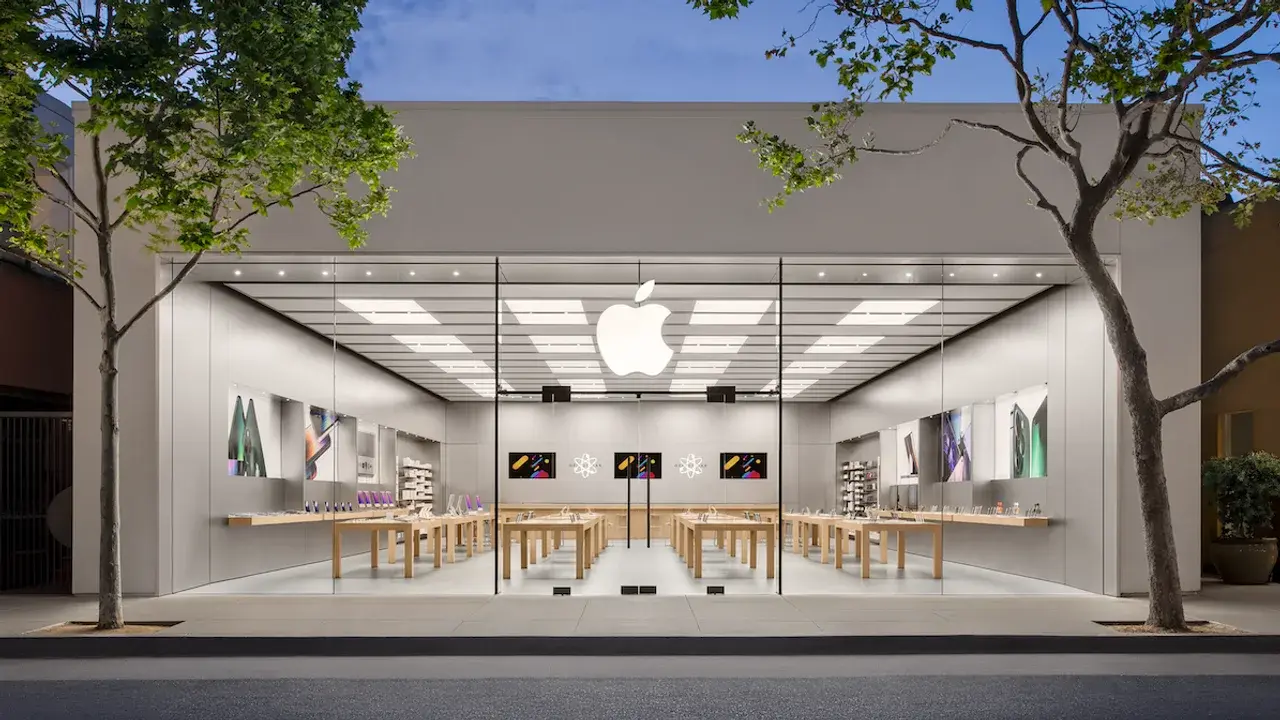 Apple Prepares Its Stores for New Smart Home Devices