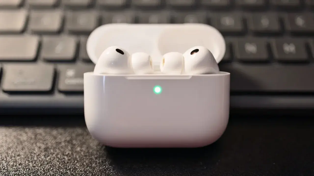 Apple Prepares to Launch Revolutionary Camera-Equipped AirPods This Year