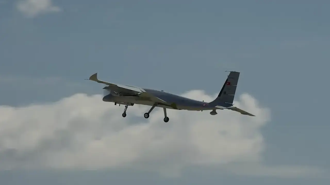 Bayraktar AKINCI Successfully Tests ALPAGUT Loitering Munition