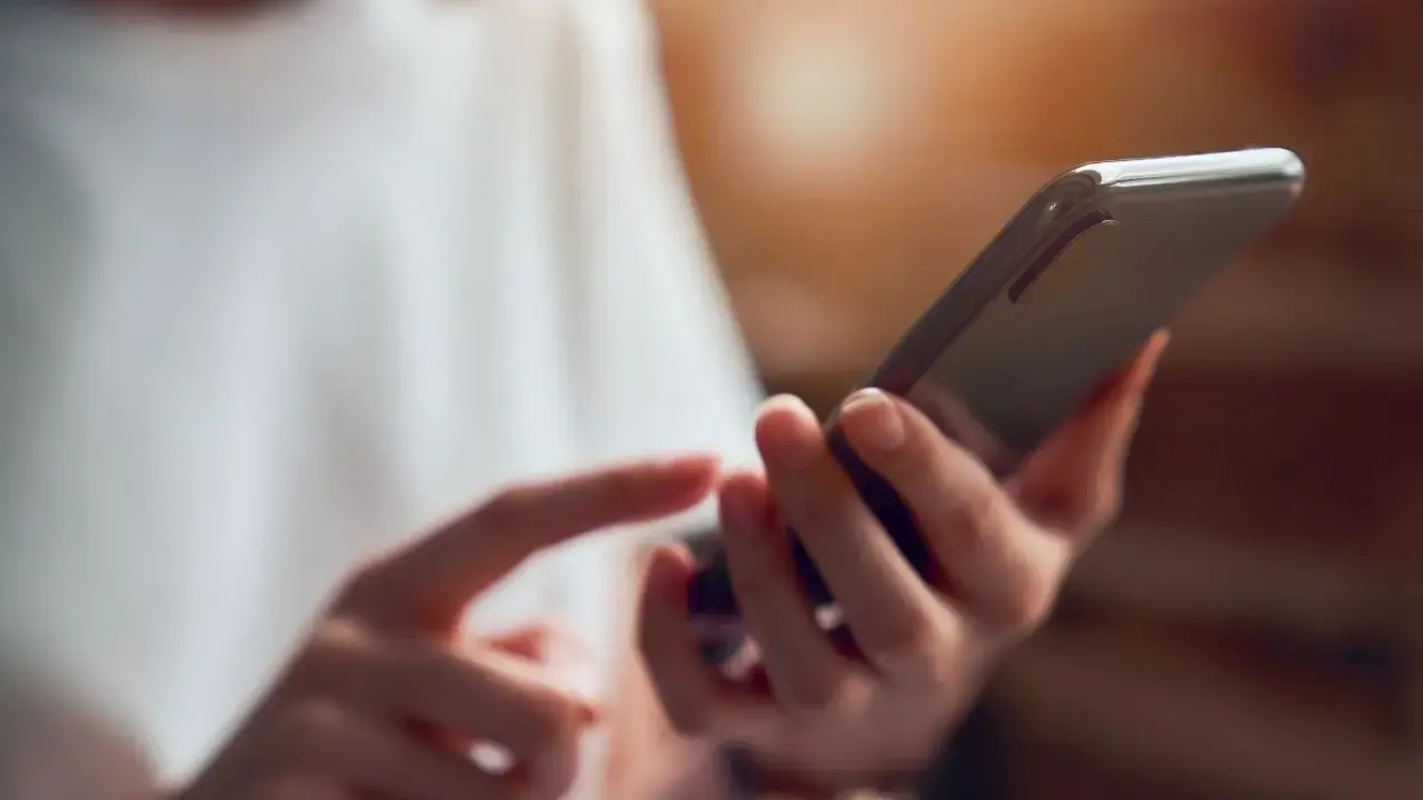 How to Stop Persistent Ads on Your Phone Screen