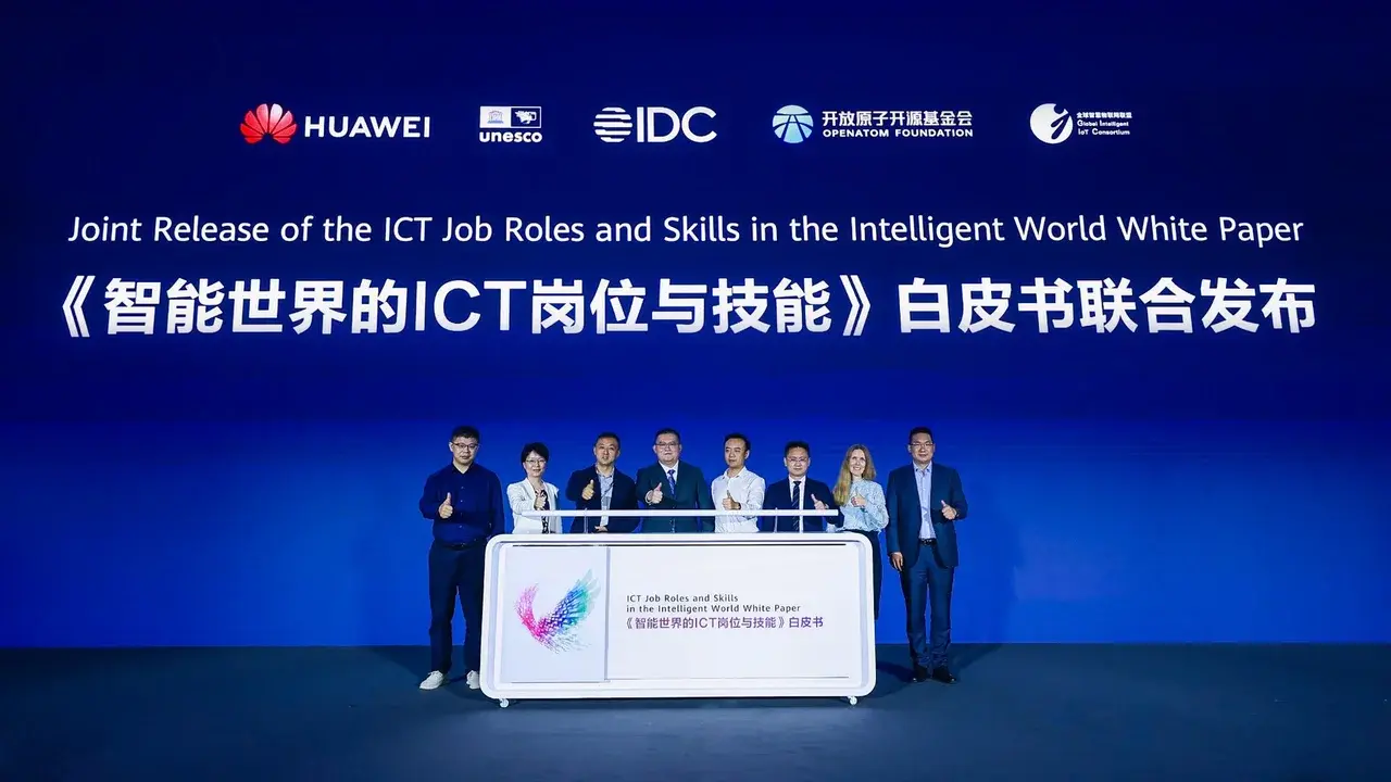 Huawei Unveils Revolutionary MateBook Fold and Watch GT 7