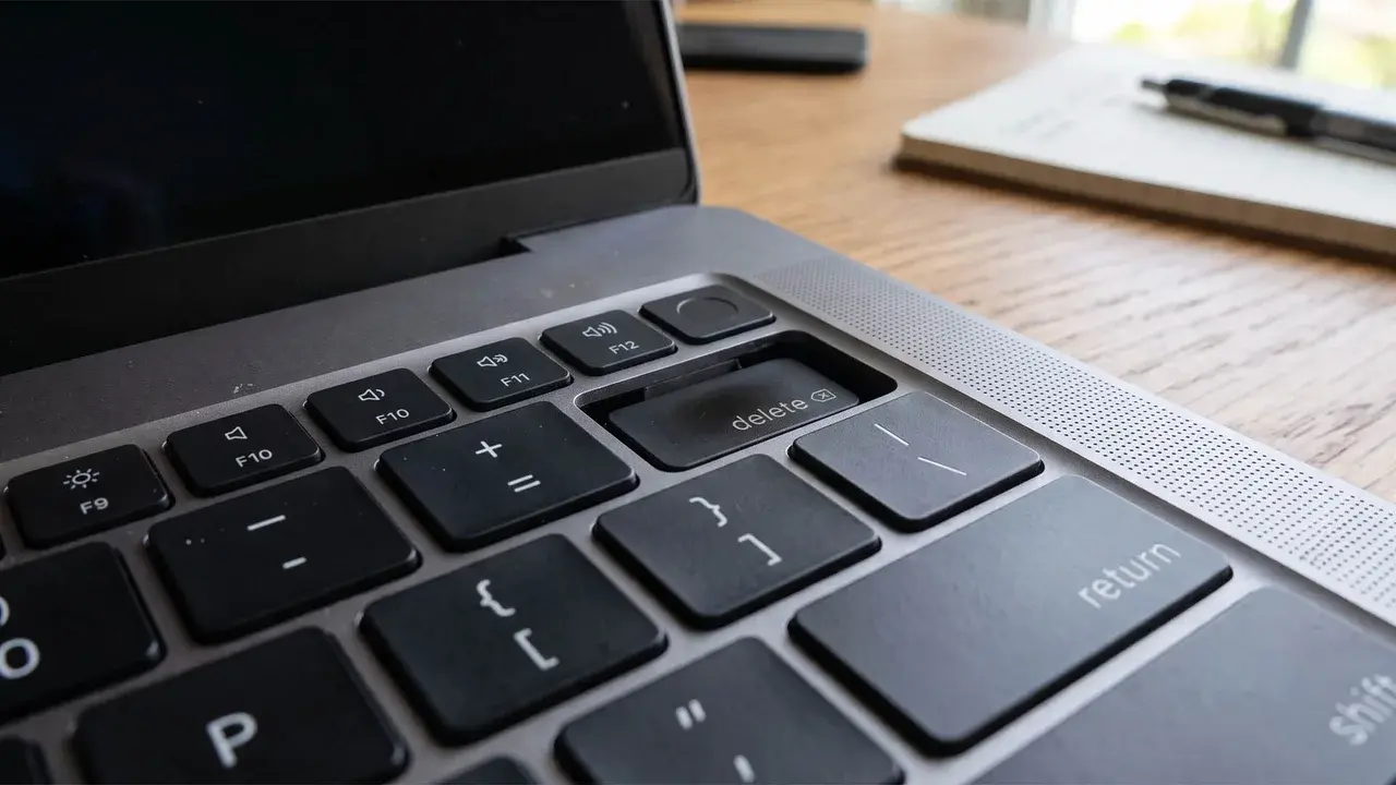 M5 Max MacBook Pro Users Report Severe Keyboard Overheating Issues