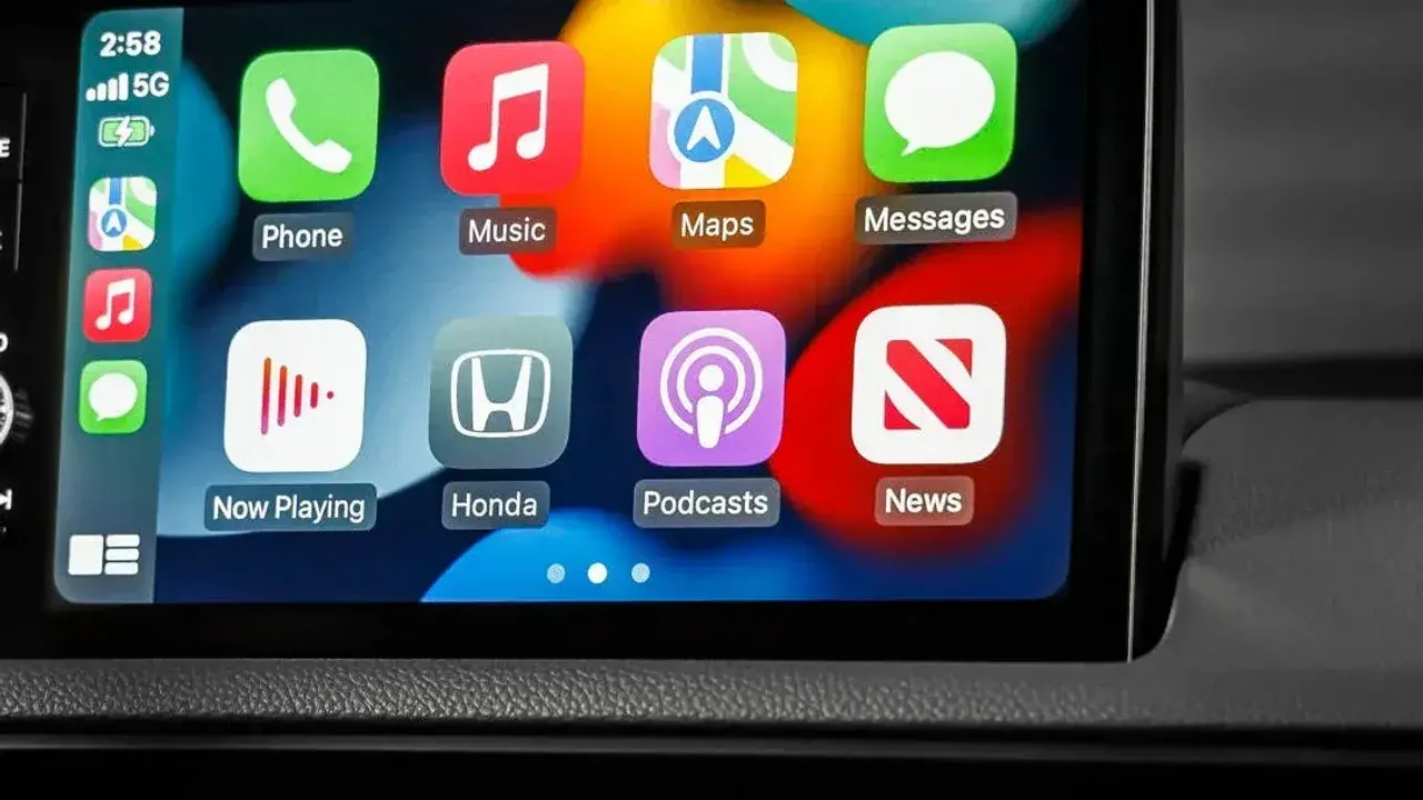 Meta AI Joins CarPlay Before Apple’s Official Siri AI Launch