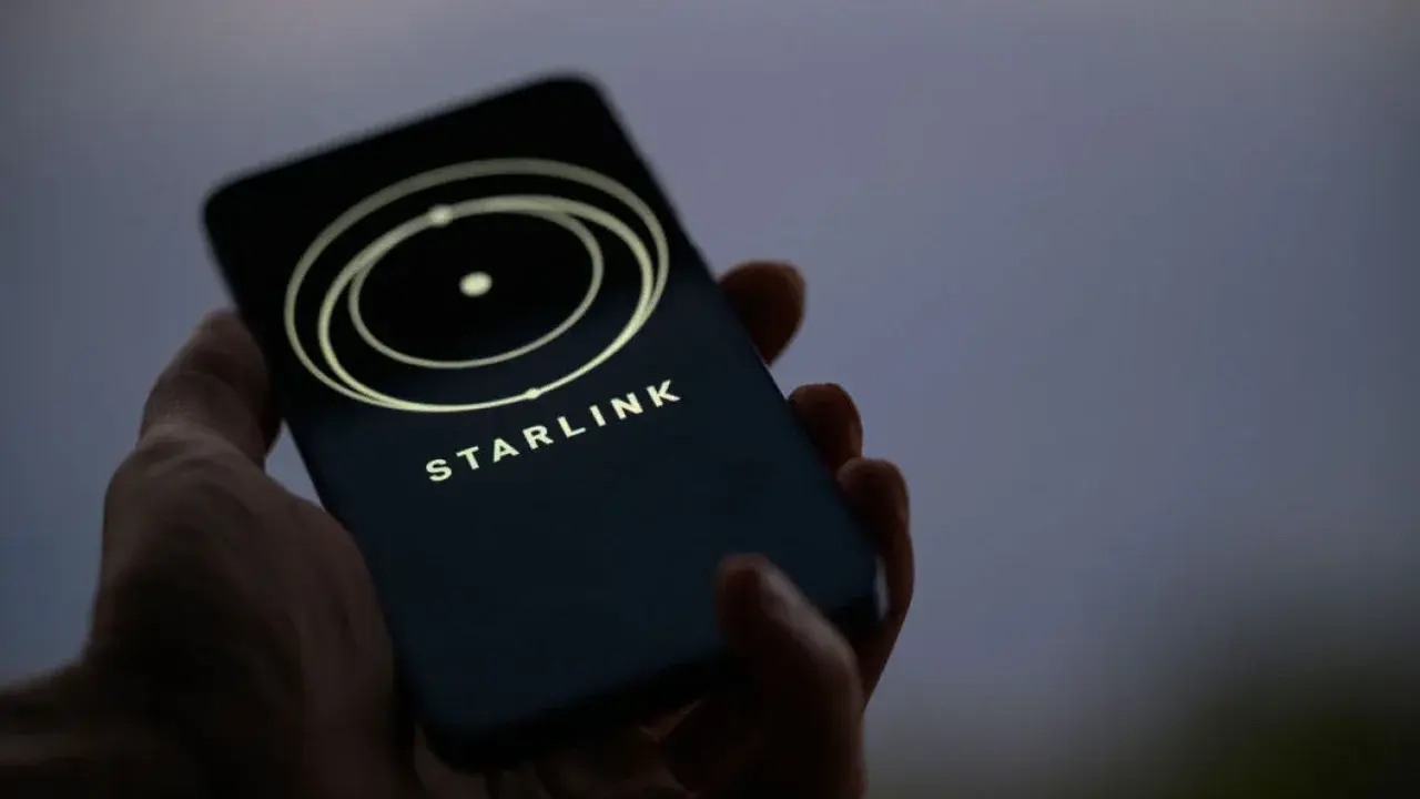 SpaceX Plans Starlink Mobile Satellite Connectivity for 2027