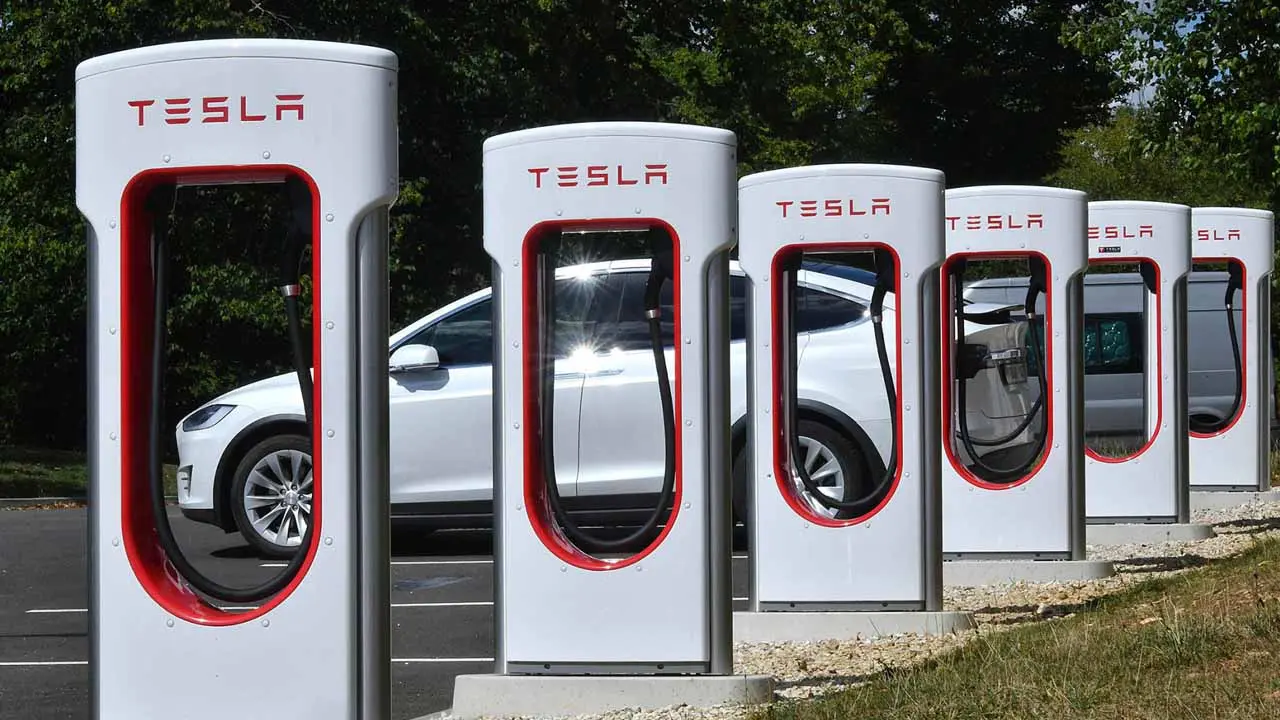 Tesla Announces New Supercharger Station in Bornova, Izmir