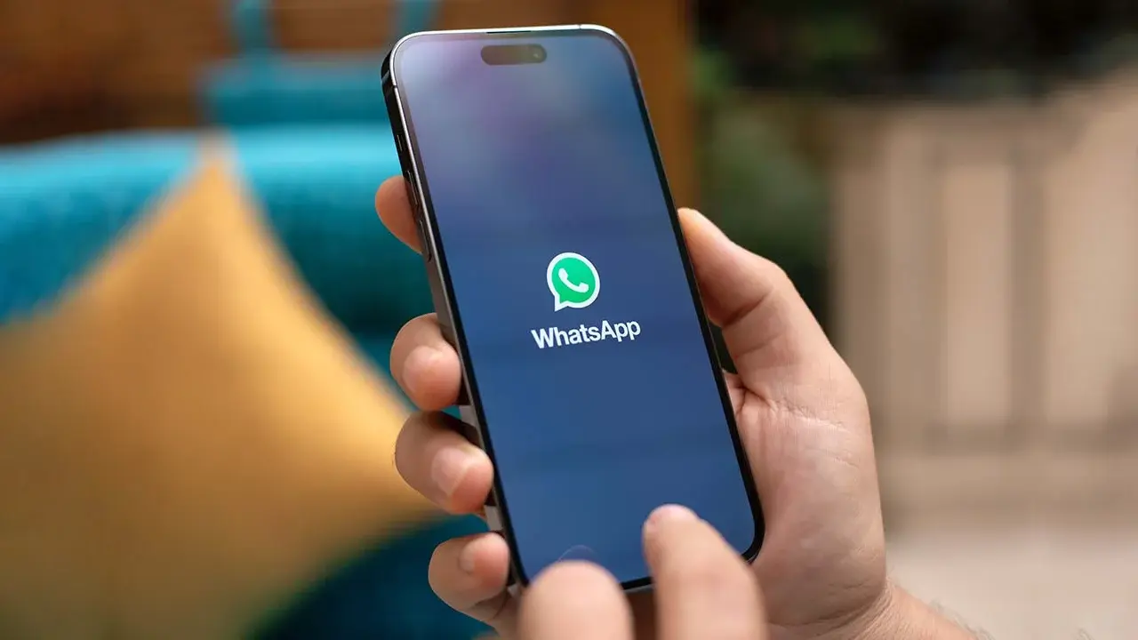 WhatsApp Tests New AI Content Labeling for Channels
