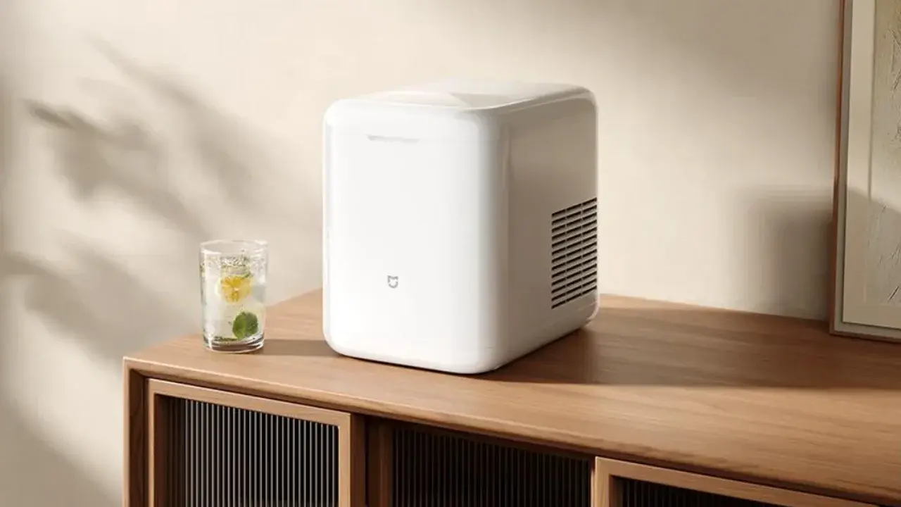 Xiaomi Launches Compact Mijia Ice Maker Producing Ice in 8 Minutes