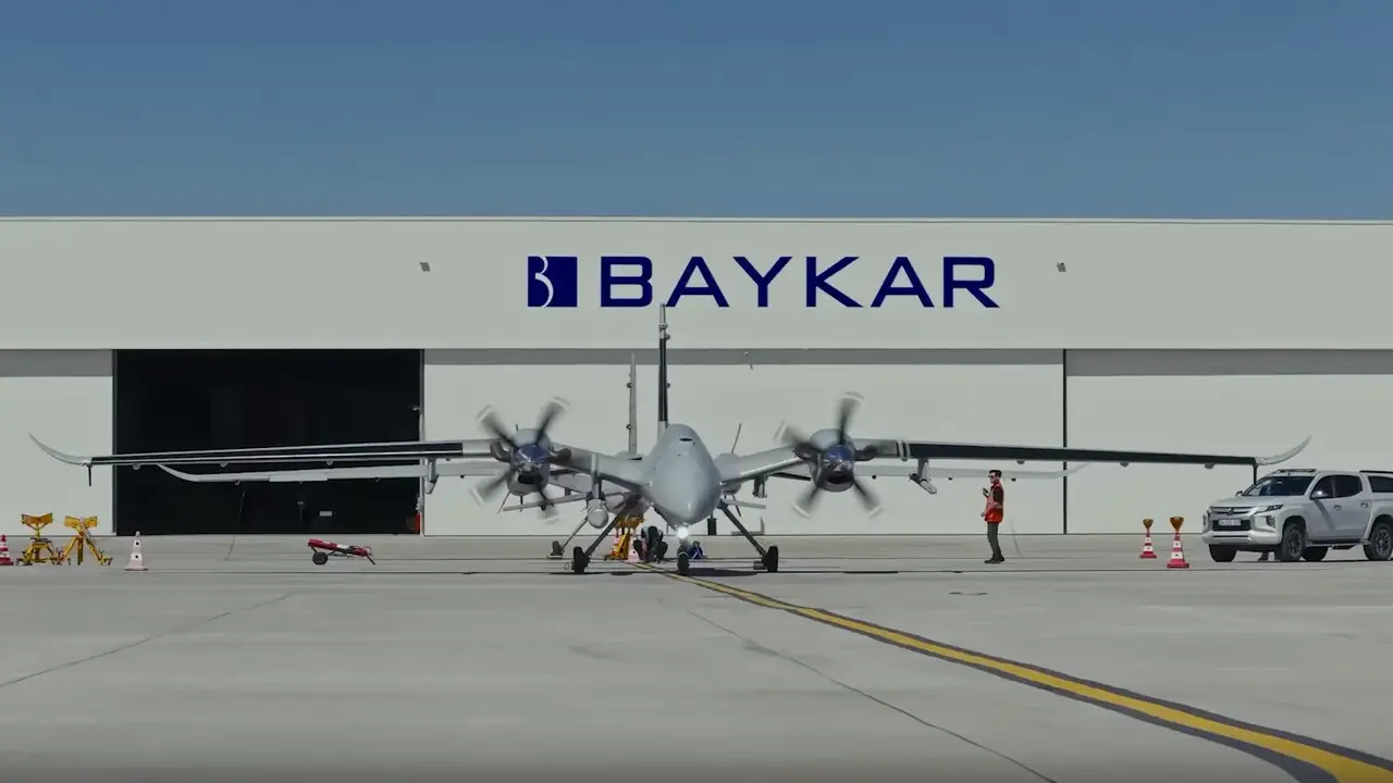Bayraktar AKINCI Successfully Hits Target With IHA-122 Missile
