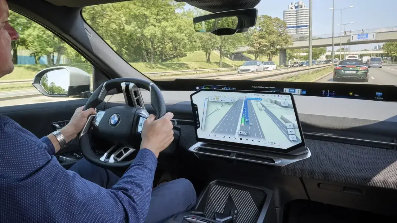 BMW Launches Advanced BMW Maps With Driver Assistance System