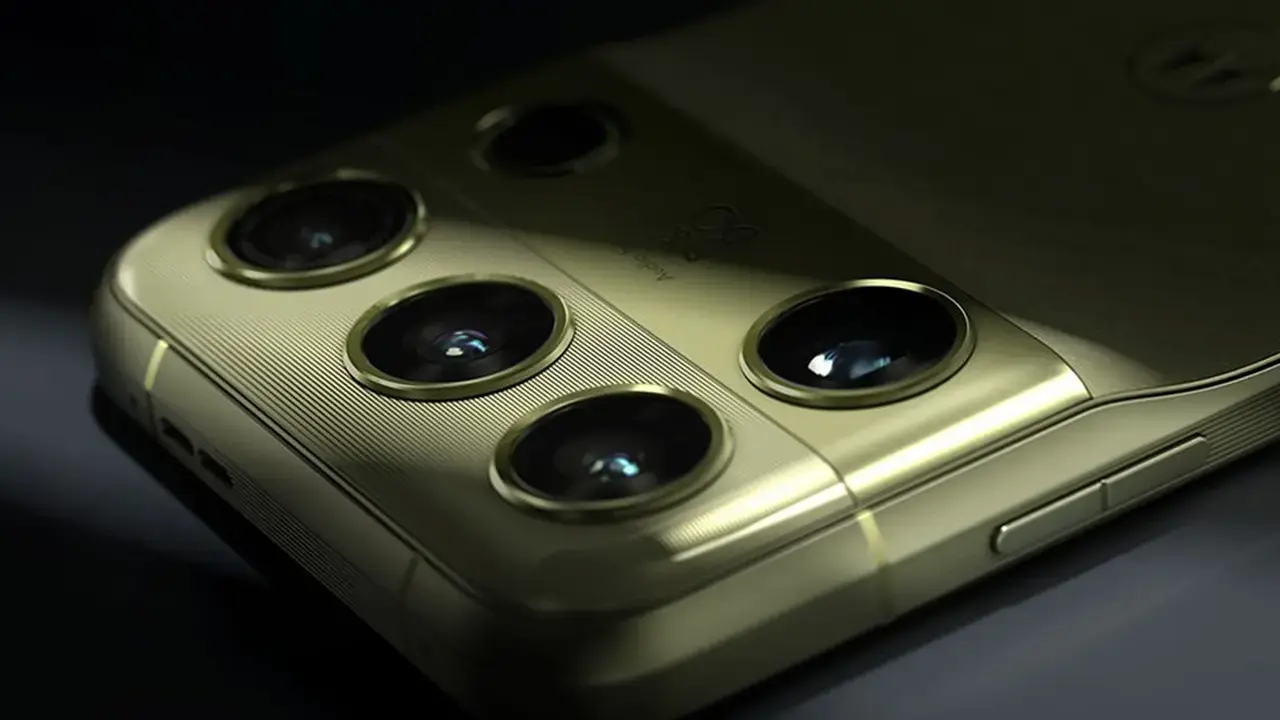 Motorola Unveils the Bold Signature 27 Smartphone Design