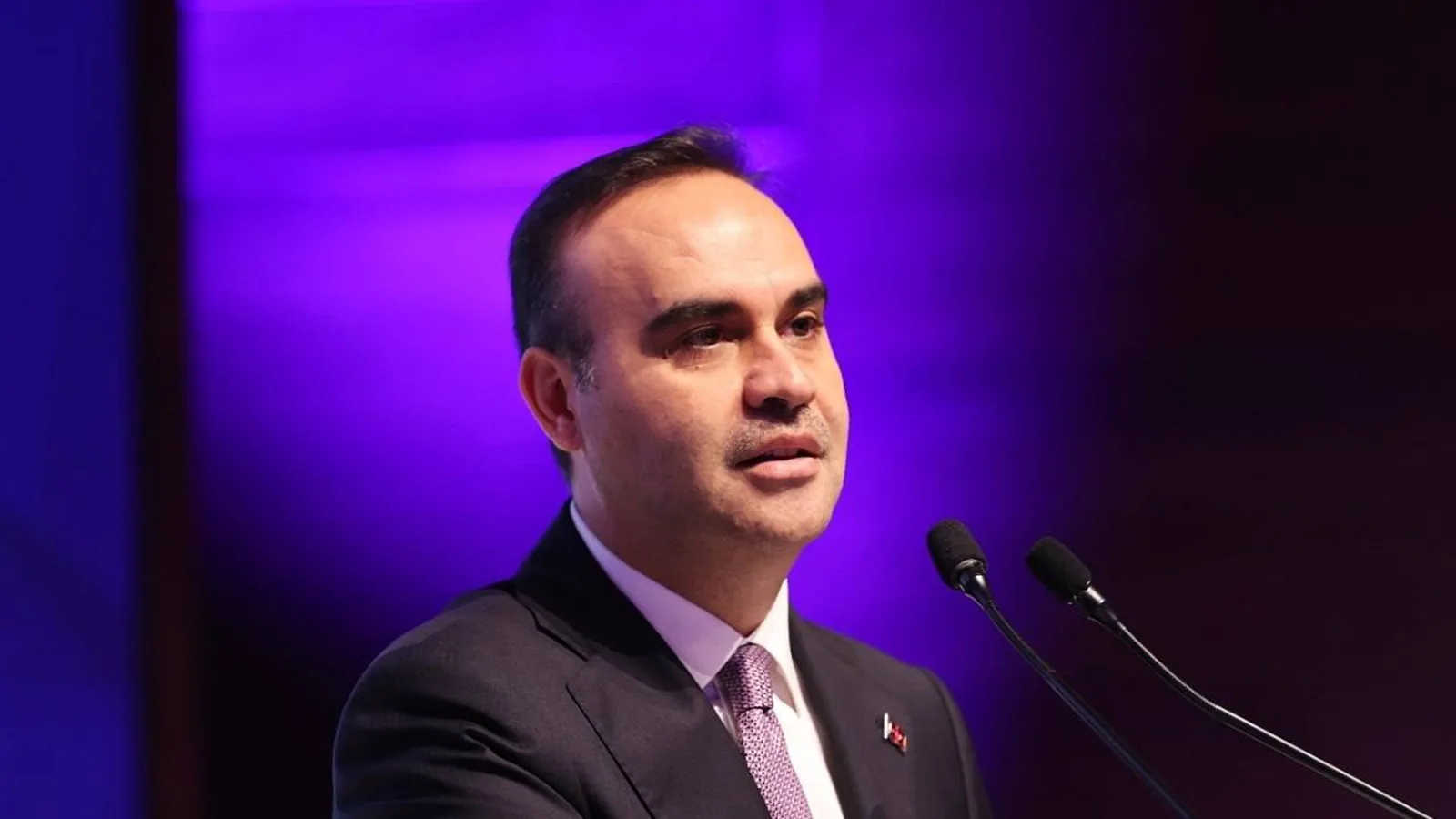 Turkish Minister of Industry and Technology Mehmet Fatih Kacır speaking at a podium, announcing the Turkey patent fee discount for SMEs and AI patents